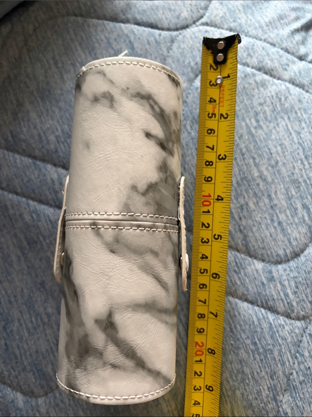 Marble-Pattern White and Gray Travel Makeup Brush Holder